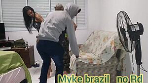 Contratei empregada domestica for cleaning but she gave me orgasmic sex instead.