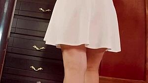 hidden recording of big ass girl changing clothes