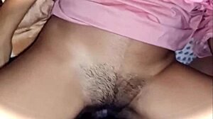 Infiel inquilina mexicana lets me check her shaved wet pussy in intimate close-up session