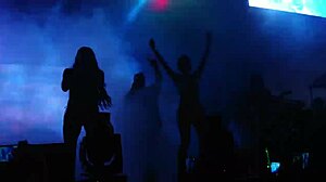 chicas calientes bailando en bikini