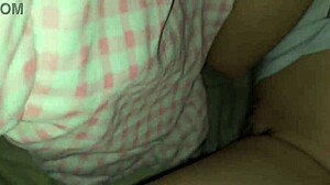 xxx enteada virgem com buceta fofa me deixa toc�-la with wet pussy licking and fingering by daddy in rough action