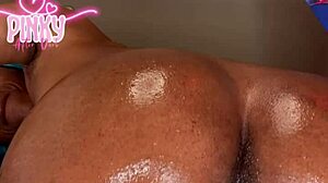 The muscular bodybuilder grinds her creamy hairy pussy on the tub edge with wet drips. She shows big pussy lips in the bathroom solo session.