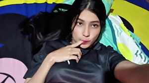 Colombiana se toca su rico pussy with big tits dildo toys panties homemade natural tits and submissive legs