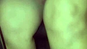 encontré a la mamá de mi mejor amigo en la calle y la puta estaba tan caliente que se desnudó para mí