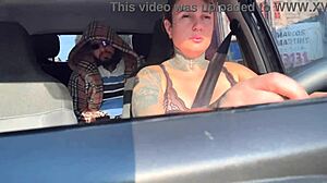 mulher uber picks up suspicious passenger and ends up giving pussy inside car. he fucks her raw without paying and she cums on bandit cock.