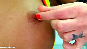 Klaudia explores solo moments with fingers in a sapphix presentation. Gentle touches lead to calm focus.