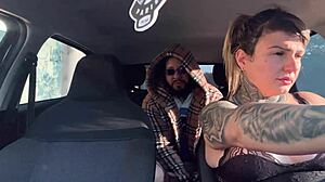 mulher uber picks up suspicious passenger and ends up giving pussy inside car. he fucks her raw without paying and she cums on bandit cock.