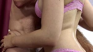 Meu marido, por que você está transando com essa novinha? Eu só queria assistir!