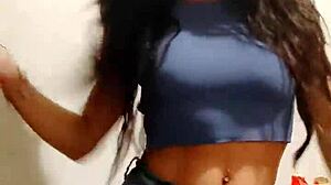 what's up with luna being all feliz y alocada with her curvy big ass?