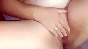 orgasmo extra medi se masturba luego de coger with fingering close-up pov