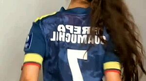 Watch this chica do a sensual dance for webcam!