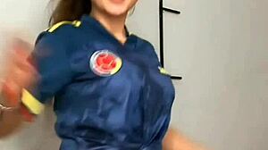 Watch this chica do a sensual dance for webcam!