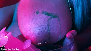 Morrigan stuffs latex pantyhose with substance for intense foot fetish play