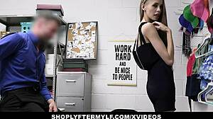 i think model milf kyaa chimera can cheat security during black friday shoplyfter mylf