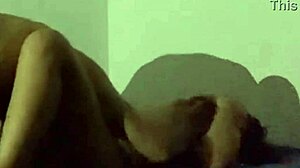 Chupando novinha de 18 anos gostosa spreads big ass for gaping orgasm with barefoot feet play in amateur couple session.