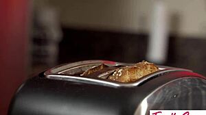 Hot blonde nudist swapmilf aaliyah love promotes naked yoga and inspires vanna bardot to deepthroat