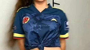 Watch this chica do a sensual dance for webcam!