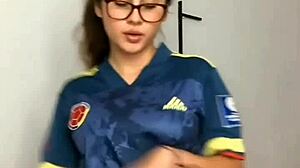 Watch this chica do a sensual dance for webcam!