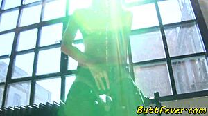 petite eurobabe ass banged in threeway