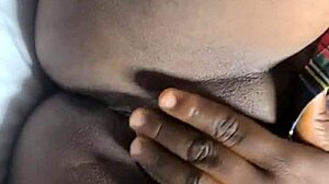 Schoolgirl hooks up for quickie