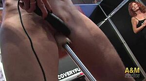 Amateur Ukrainian girl causes big scene at Barcelona erotic salon with wild outdoor machine fun