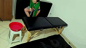 FOOT BATH TURNS INTO SUCKING TOES AND CUMMING ON HER PERFECT FEET