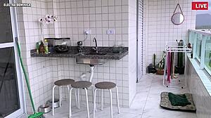 contratei essa empregada brasileira gostosa de shortinho provocante pov 🔥😏