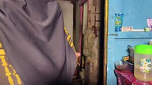 Housewife fingers big pussy solo in kitchen nikmat colmek