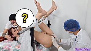 gyn fode a esposa do corno no exame publico