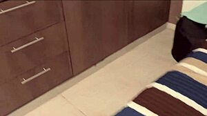 la vigilo y terminamos follando pov creampie con esta latina