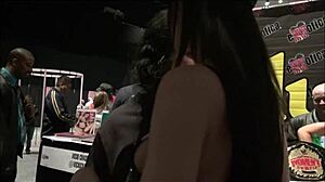 Nina Hartley meets DapperDan at Exxxotica for private milf pussy licking lesson HD?