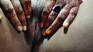 Oh Fuck, Chubby Indian Aunty Begs for Creampie!