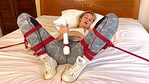 magic wand vibes thru leggings make me moan!