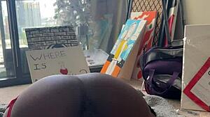 damn this ebony babe can't handle the pounding fuck machine!