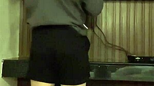 PINAY BABE FUCKS TV TECHNICIAN Hard in Homemade Session