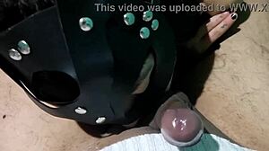 Skinny latina girlfriend's homemade close-up ass play