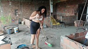 o a mi empleada pa q me lama el coño viejo...