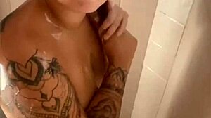 Rabuda Flashes Huge Ass In Steamy Bath Show!