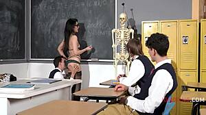 italian teacher valentina nappi seduces for freeuse classroom facial...