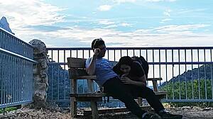 Chupando al Desconocido en la Montaña Brunette Latina