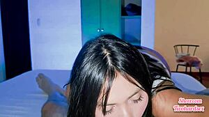 Sexe cousin de étape fait rebondir son cul latin sexy 😈🍑