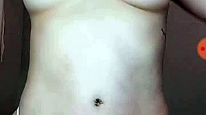 Sexy Webcam Babe Teases Her Hot Curves Live