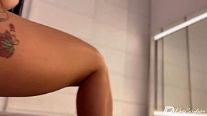 Athletic Curvy Drii Cordeiro Fingers Pussy and Swallows Load