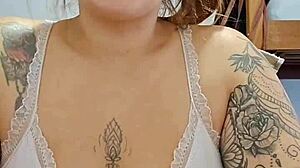 ei quando fico com tesao o farol acende nos meus tits