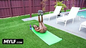 Flexible ebony naomi foxxx pounded hard post-workout!