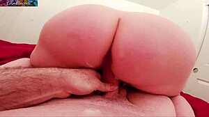 stepmom wakes horny for stepson's morning creampie ride 😏🍑