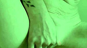 hey wanna see this sexy mature milf mommy vibrate her wet pussy wild?