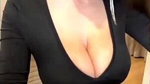 Stepmom licks big tits nipples cum now 😍💦