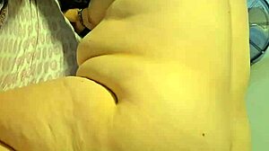 curvy bbw teases huge ass in doggystyle twerk