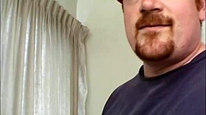 I'm barefoot pregnant craving double penetration and cumshots!